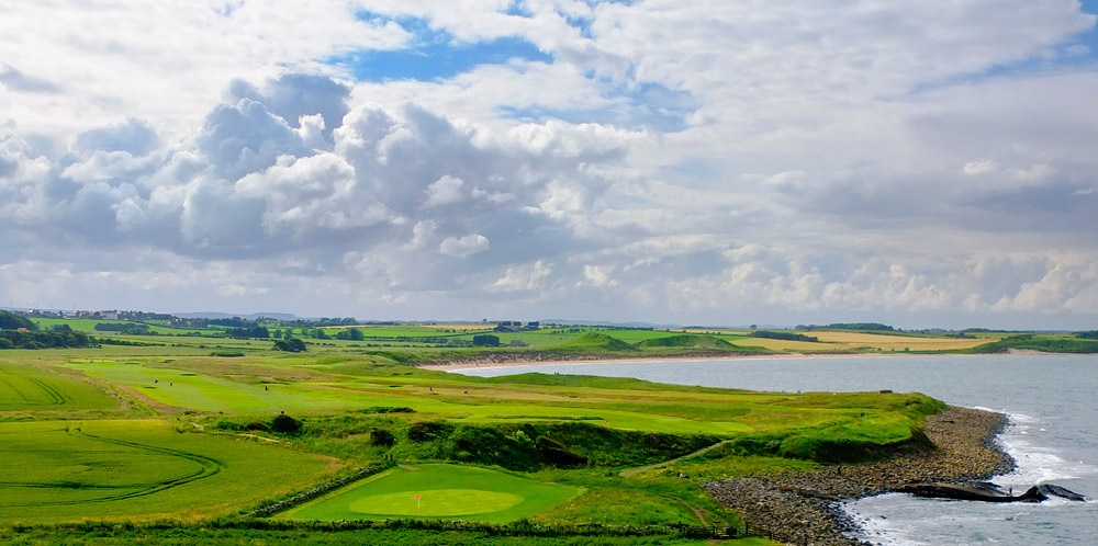 Dunstanburgh Castle golf course - Northumbria