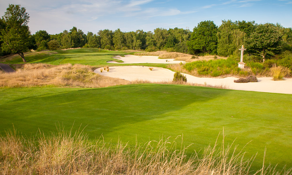 Orleans and Les Bordes Golf course reviews and booking information