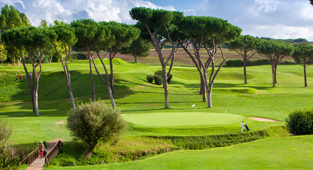Rome golf course reviews where you should play on your Roman golf holiday.